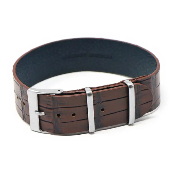 nt8.2 Main Brown StrapsCo DASSARI Vintage Alligator Embossed Single Pass Leather NATO Strap